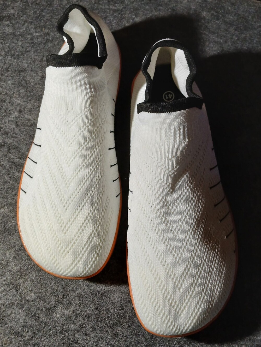 Womens White Slip-On Knit Sneaker Shoes Size US 10.5
